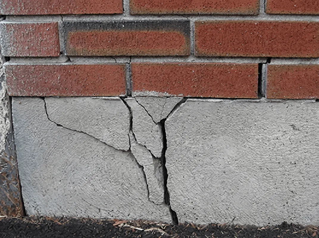 Concrete foundation with serious structural damage in Cedar Rapids, IA
